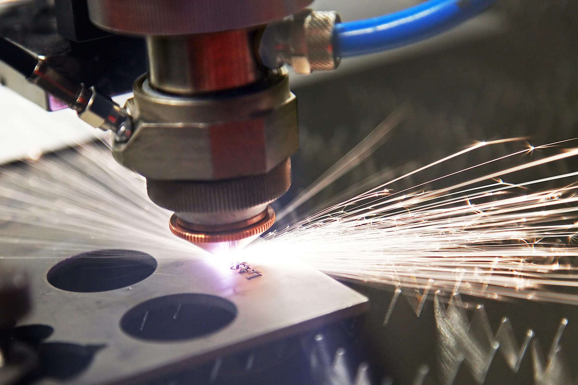 cutting-steel-with-a-laser-1.jpg